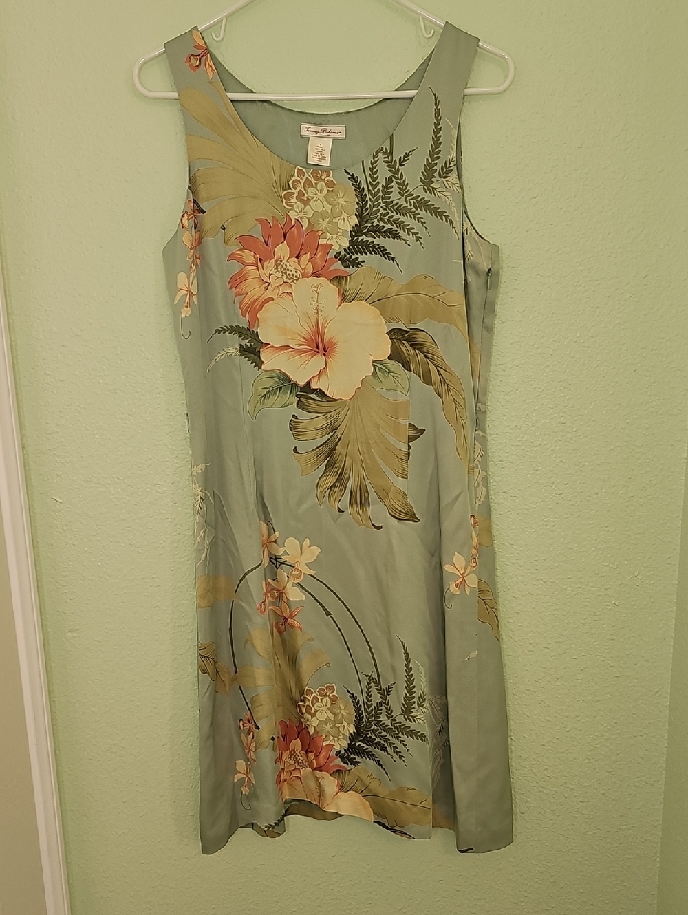 Tommy Bahama 100% Silk  Sage Green Tropical Floral Sleeveless Dress